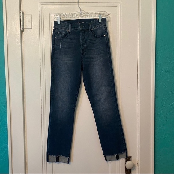 Level 99 High-Rise Step Hem Jeans Dark Wash Size 28 NWOT - Picture 2 of 11